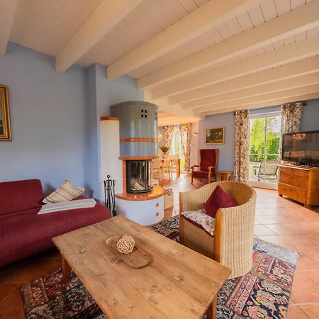 Reetdachhaus Mit Schwimmteich In Krienke - Barrierefrei, Sauna & Kamin