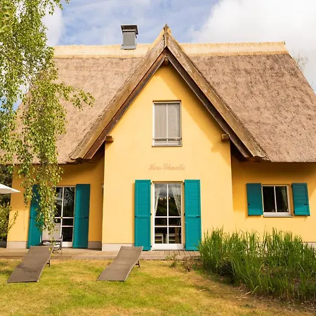 Reetdachhaus Mit Schwimmteich In Krienke Prázdninový dům Rankwitz