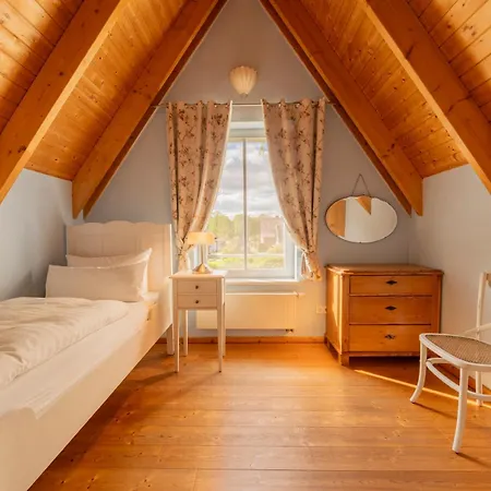 Reetdachhaus Mit Schwimmteich In Krienke - Barrierefrei, Sauna & Kamin *