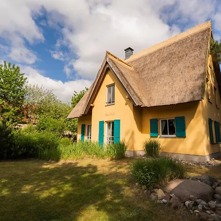 Reetdachhaus Mit Schwimmteich In Krienke - Barrierefrei, Sauna & Kamin * Rankwitz