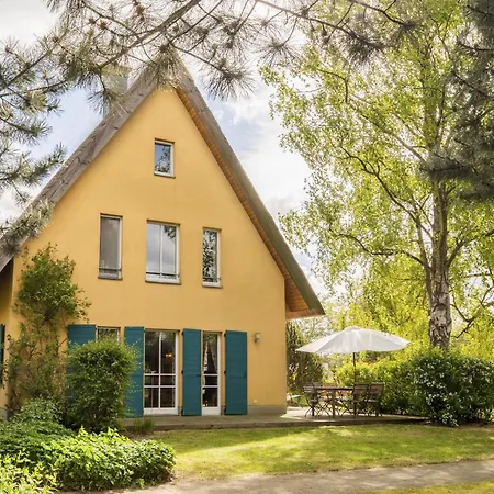 Сasa de vacaciones Reetdachhaus Mit Schwimmteich In Krienke - Barrierefrei, Sauna & Kamin
