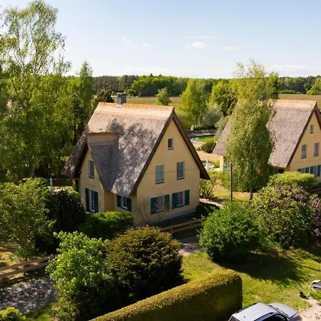 別荘 Reetdachhaus Mit Schwimmteich In Krienke - Barrierefrei, Sauna & Kamin