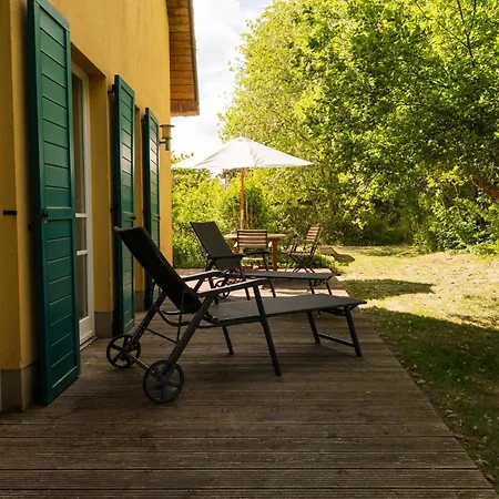 Reetdachhaus Mit Schwimmteich In Krienke - Barrierefrei, Sauna & Kamin