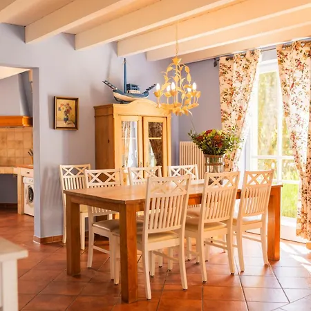 Reetdachhaus Mit Schwimmteich In Krienke Feriehus Rankwitz