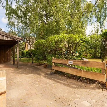 Reetdachhaus Mit Schwimmteich In Krienke - Barrierefrei, Sauna & Kamin *