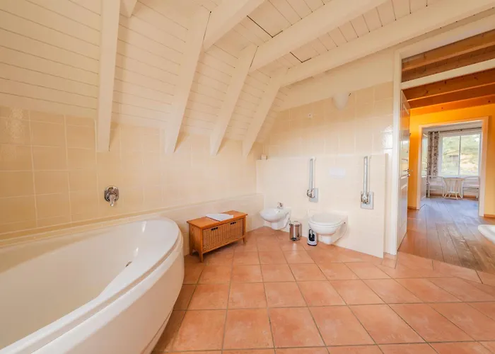 Reetdachhaus Mit Schwimmteich In Krienke Rankwitz