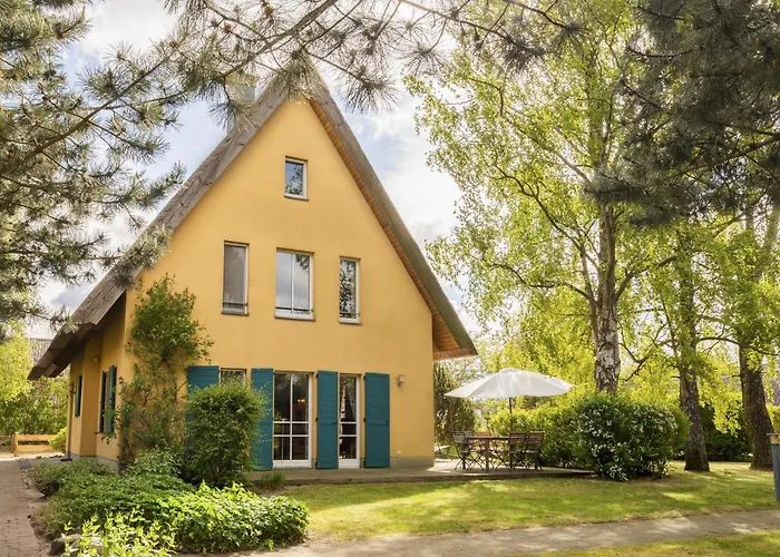 Prázdninový dům Reetdachhaus Mit Schwimmteich In Krienke